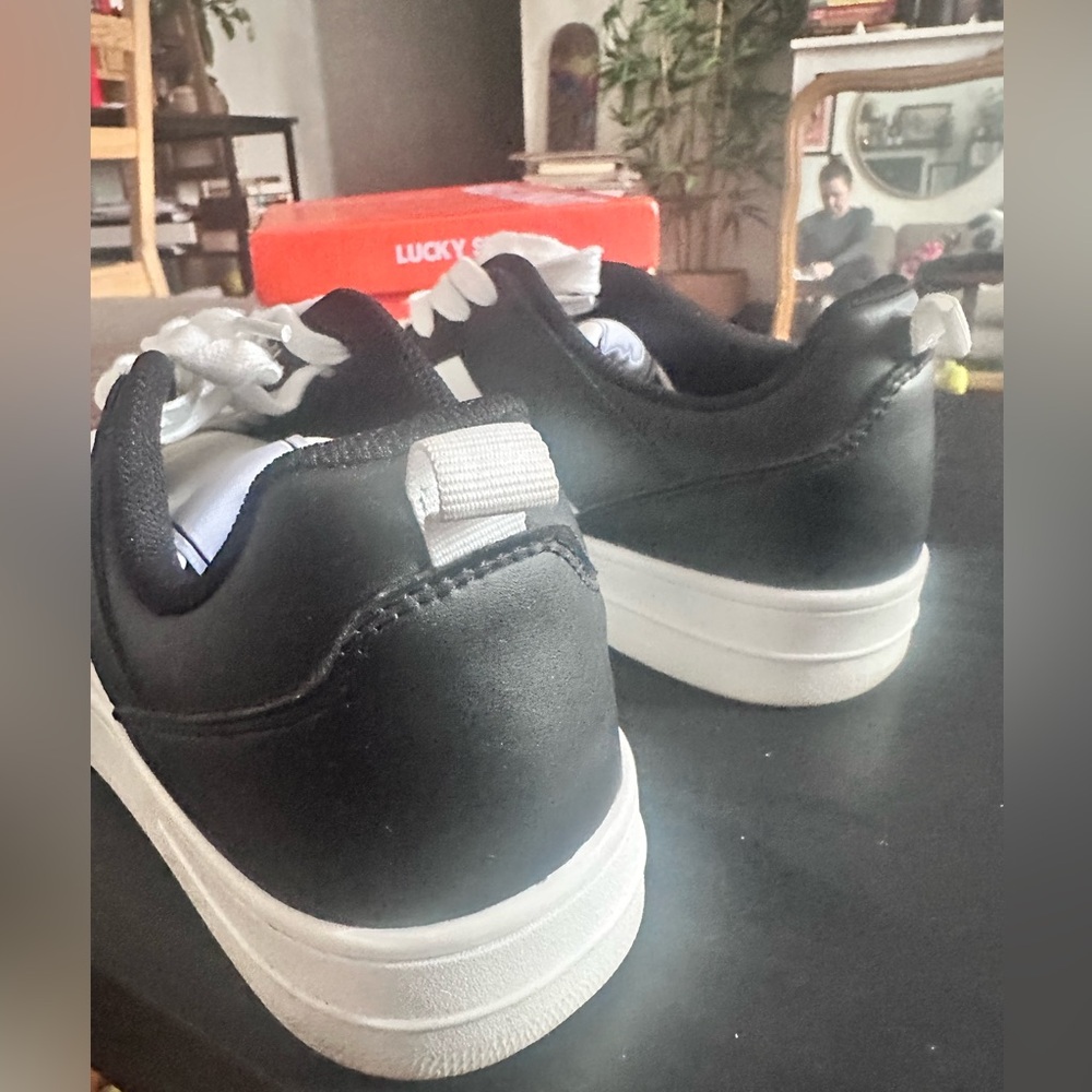 Lucky Step Fashion Sneakers Black and White - Picture 7 of 9